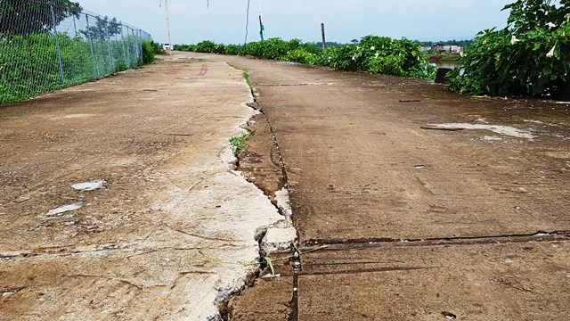 Đê trăm tỷ nứt toác sau 2 năm bàn giao