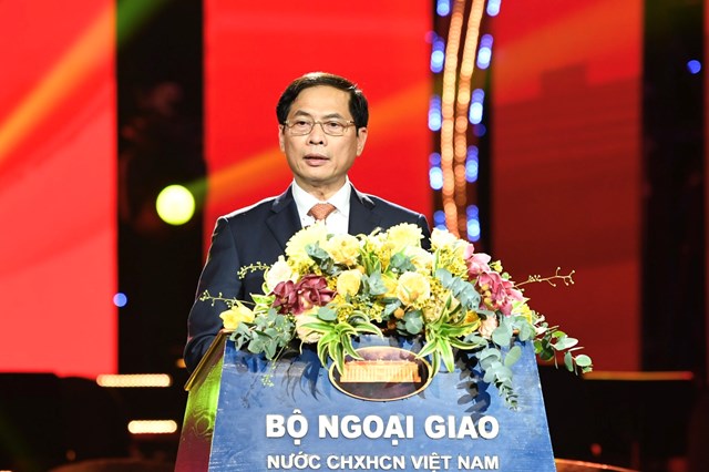 d243ng-g243p-cua-dong-b224o-o-nuoc-ngo224i-cho-quy-vaccine-rat-qu253-b225u_3.jpg