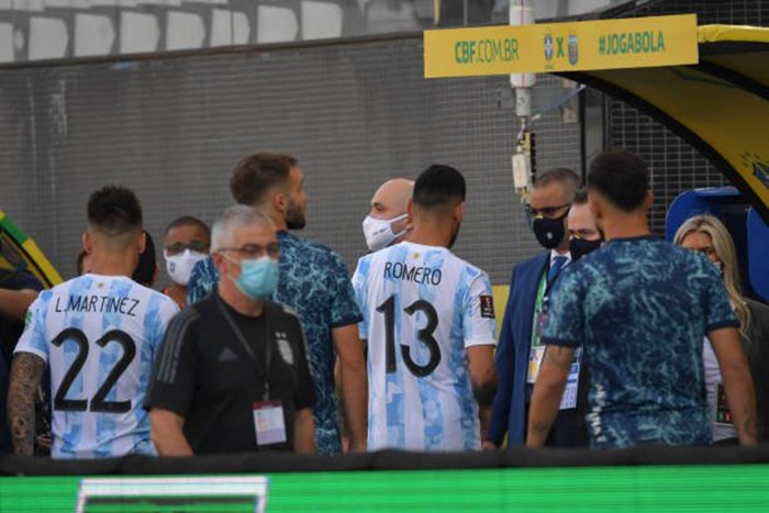 dai-chien-argentina-brazil-gap-su-co-hy-huu-chi-sau-5-ph250t-khien-messi-noi-gian_11.jpg