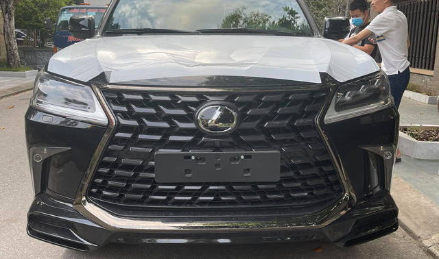 Đại gia Thái Nguyên vung tiền tậu Lexus LX 570 2021 độc nhất Việt Nam giá hơn 9 tỷ đồng, sở hữu nhiều chi tiết khác biệt với số đông - Ảnh 2. Đại gia Thái Nguyên vung tiền tậu Lexus LX 570 2021 độc nhất Việt Nam giá hơn 9 tỷ đồng, sở hữu nhiều chi tiết khác biệt với số đông - Ảnh 2.