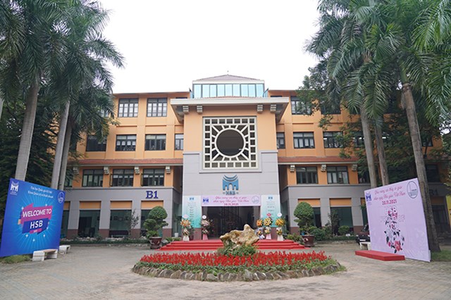 dai-hoc-quoc-gia-h224-noi-th224nh-lap-truong-quoc-te-v224-truong-quan-tri-v224-kinh-doanh_1.jpg