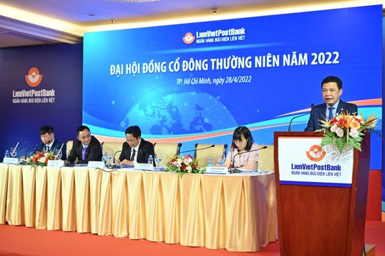 dai-hoi-dong-co-d244ng-lienvietpostbank-loi-nhuan-truoc-thue-4800-ty-dong-chia-co-tuc-ty-le-15_1.jpg