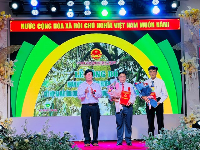dak-lak-c244ng-bo-nh227n-hieu-sau-ri234ng-cu-mgar_8.jpg dak-lak-c244ng-bo-nh227n-hieu-sau-ri234ng-cu-mgar_8.jpg