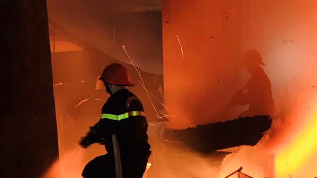 Đắk Lắk: Cháy chợ thị xã Buôn Hồ, 28 ki-ốt bị thiêu rụi, thiệt hại hơn 1 tỷ đồng