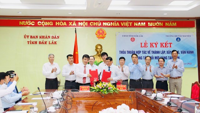 Đắk Lắk: Ký kết thỏa thuận hợp tác xây dựng, vận hành Trung tâm đổi mới sáng tạo tỉnh