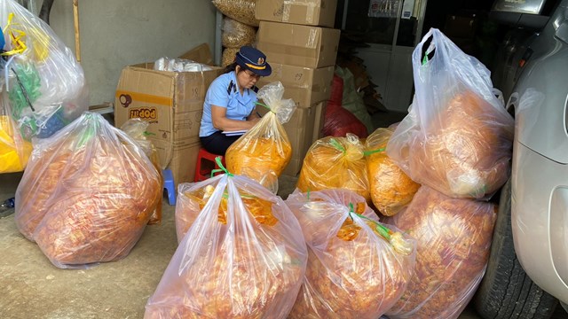 Đắk Lắk: Một cơ sở kinh doanh bánh tráng trộn bị xử phạt 11,5 triệu đồng 