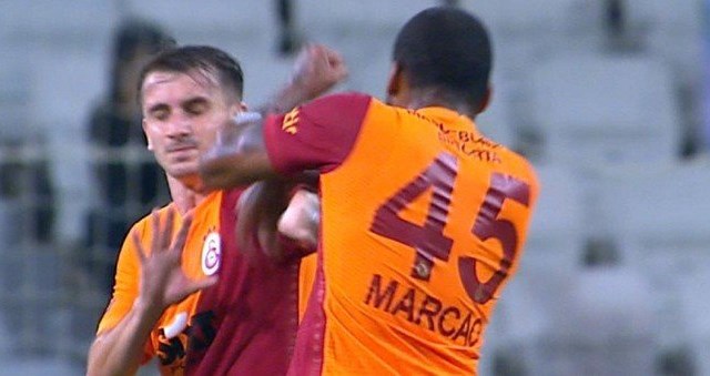 Đấm đồng đội trong khi thi đấu, sao bóng đá Thổ Nhĩ Kỳ đối mặt loạt hung tin 