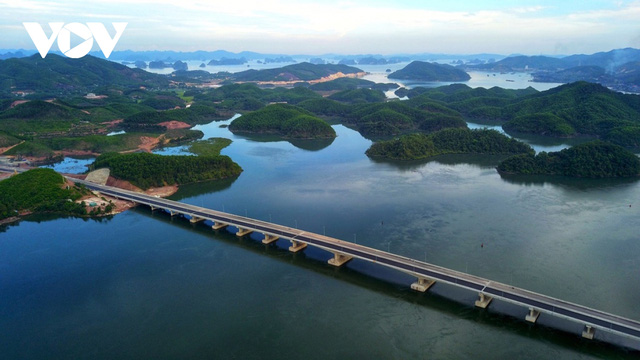 Đầu tư cao tốc - lan tỏa khát vọng từ Quảng Ninh - Ảnh 2. Đầu tư cao tốc - lan tỏa khát vọng từ Quảng Ninh - Ảnh 2.