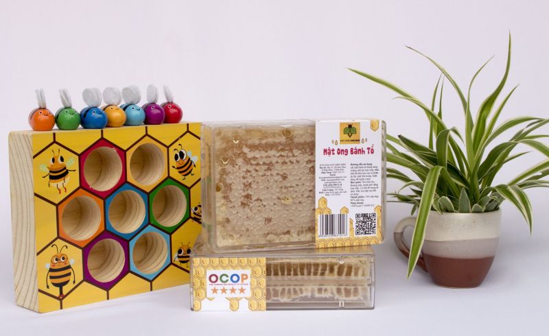 Sản phẩm Mật ong bánh tổ - Hợp tác xã Ong mật Điện Biên Sản phẩm Mật ong bánh tổ - Hợp tác xã Ong mật Điện Biên