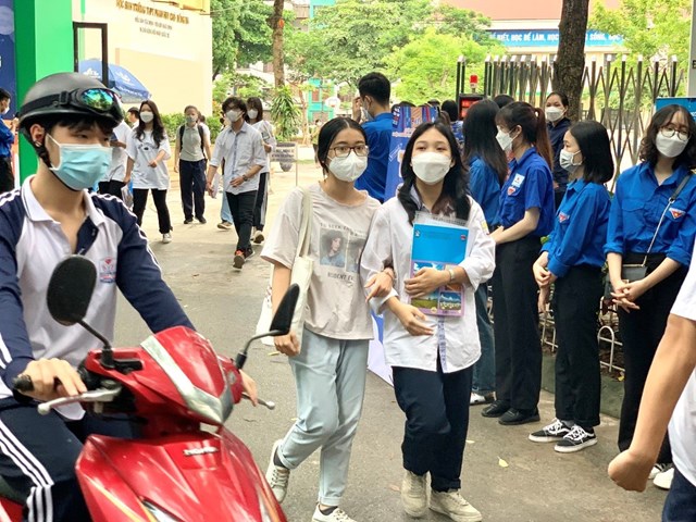 de-b224i-thi-to-hop-de-tho-th237-sinh-phu-huynh-vui-suong-tho-ph224o_2.jpg de-b224i-thi-to-hop-de-tho-th237-sinh-phu-huynh-vui-suong-tho-ph224o_2.jpg