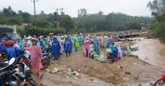 Đề nghị kỷ luật, kiểm điểm 3 cán bộ ở Quảng Trị liên quan cứu trợ bão lụt