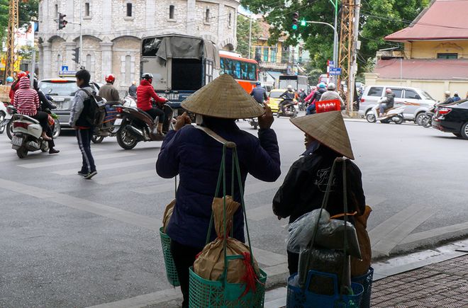 Đêm nằm nghe phố hoan ca - ảnh 1