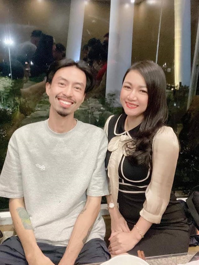 den-v226u-g226y-bat-ngo-voi-h236nh-anh-thu-sinh-ng224y-moi-39ch226n-uot-ch226n-r225o39-v224o-showbiz_5.jpeg den-v226u-g226y-bat-ngo-voi-h236nh-anh-thu-sinh-ng224y-moi-39ch226n-uot-ch226n-r225o39-v224o-showbiz_5.jpeg