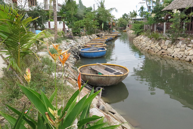 Dịch Covid-19, thuyền thúng phố cổ Hội An trống vắng eo sèo - ảnh 2