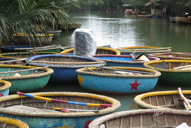 Dịch Covid-19, thuyền thúng phố cổ Hội An trống vắng eo sèo - ảnh 7