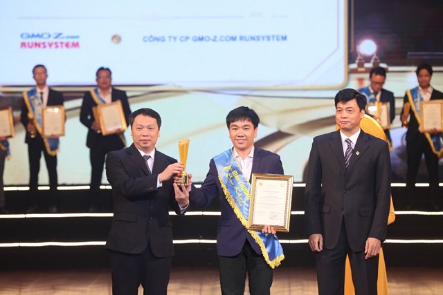 dich-vu-xuat-khau-phan-mem-cua-gmo-zcom-runsystem-6-nam-li234n-tiep-nhan-danh-hieu-sao-khu234_1.jpg dich-vu-xuat-khau-phan-mem-cua-gmo-zcom-runsystem-6-nam-li234n-tiep-nhan-danh-hieu-sao-khu234_1.jpg