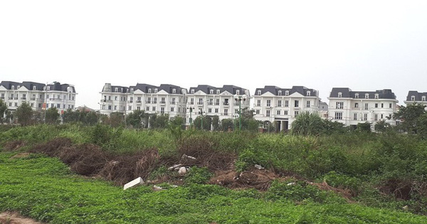 Điểm mặt những khu biệt thự trăm tỷ bỏ hoang ở Hà Nội, có bị đánh thuế?