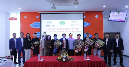 Diễn đàn về CNTT giữa Trường Đại học Kinh doanh và Công nghệ Hà Nội với các doanh nghiệp về thực tập và cơ hội việc làm cho sinh viên ngành CNTT