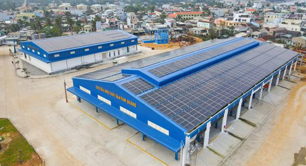 Điện mặt trời áp mái và tầm nhìn phát triển bền vững của Tập đoàn Sơn Hà - Ảnh 1. Điện mặt trời áp mái và tầm nhìn phát triển bền vững của Tập đoàn Sơn Hà - Ảnh 1.
