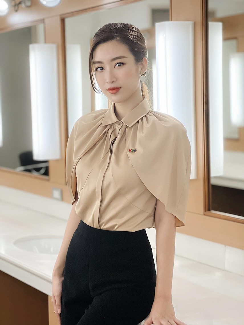 do-my-linh-ghi-diem-nho-gu-thoi-trang-thanh-lich-khi-dam-nhan-vai-tr242-moi_9.jpg do-my-linh-ghi-diem-nho-gu-thoi-trang-thanh-lich-khi-dam-nhan-vai-tr242-moi_9.jpg