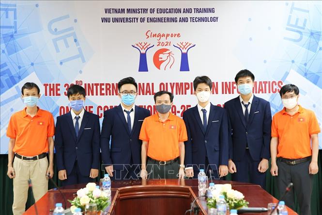 Đoàn Việt Nam đạt thành tích cao tại kỳ thi Olympic Tin học quốc tế