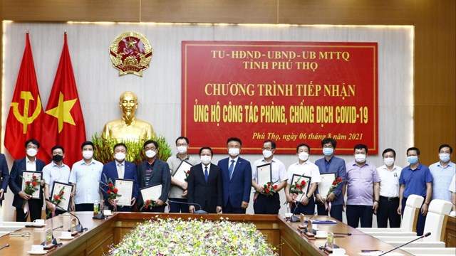 Doanh nghiệp Hàn Quốc tặng Phú Thọ 3 tỷ đồng và 124.000 chai sát khuẩn phòng, chống Covid-19