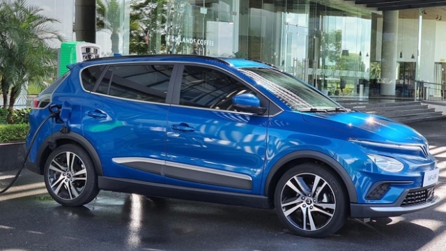 Doanh số ô tô điện VinFast tăng gấp đôi trong tháng 3