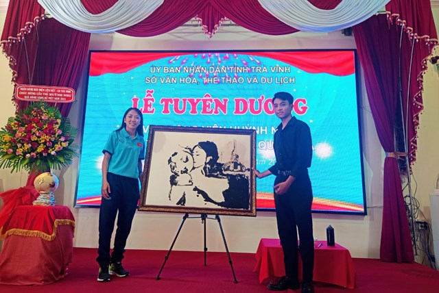 doi-truong-huynh-nhu-duoc-tuy234n-duong-o-qu234-nh224_2.jpg doi-truong-huynh-nhu-duoc-tuy234n-duong-o-qu234-nh224_2.jpg