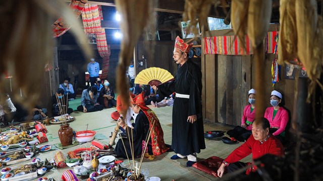 Đồng bào dân tộc Mường tái hiện nghi lễ Mát nhà - nét văn hóa nơi vùng cao