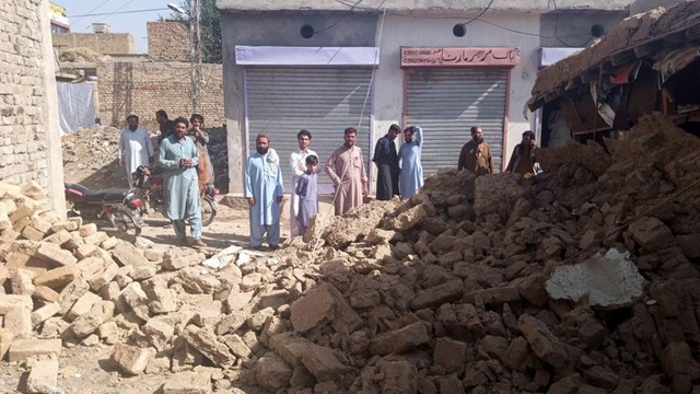 Động đất ở Pakistan khiến ít nhất 220 người thương vong