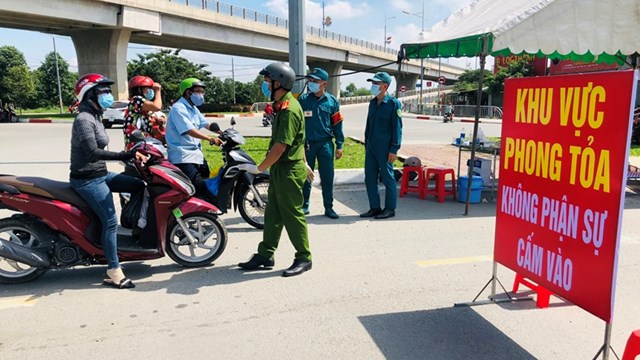 Đồng Nai: Tiếp tục giãn cách xã hội, lần đầu áp dụng giấy đi đường