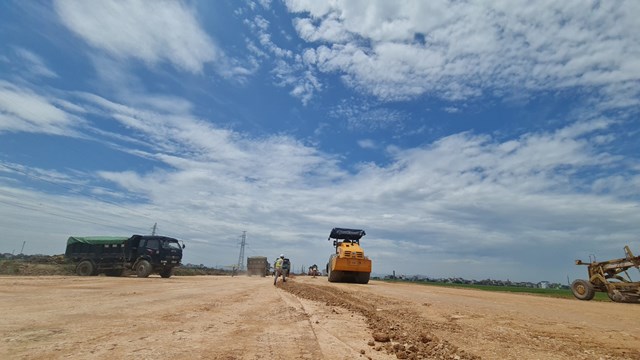 du-225n-cao-toc-bac-nam-doan-qua-nghe-an-theo-ch226n-nh224-thau-cienco4-tr234n-c244ng-truong_3.jpg