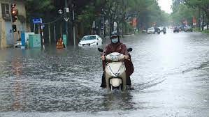 Dự báo thời tiết ngày 17/11: Bắc Bộ trời rét về đêm và sáng, Trung Bộ tiếp tục mưa lớn