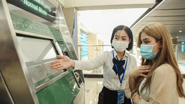 Đường sắt Cát Linh - Hà Đông: Người dân hào hứng với loại hình vận tải công cộng mới