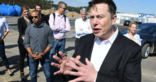 Elon Musk gửi thư cho nhân viên: Cổ phiếu Tesla sẽ bị nghiền nát như bánh xốp dưới búa tạ nếu không kiểm soát tốt chi phí