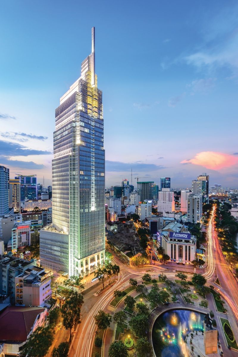 Tòa nhà Vietcombank Tower là công trình đầu tiên tại Việt Nam sử dụng hệ vách nhôm gắn đá mặt ngoài đòi hỏi yêu cầu kỹ thuật phức tạp, do Eurowindow thi công và được tư vấn thiết kế bởi Pelli Clacke Pelli Architectts đến từ Mỹ. Tòa nhà Vietcombank Tower là công trình đầu tiên tại Việt Nam sử dụng hệ vách nhôm gắn đá mặt ngoài đòi hỏi yêu cầu kỹ thuật phức tạp, do Eurowindow thi công và được tư vấn thiết kế bởi Pelli Clacke Pelli Architectts đến từ Mỹ.