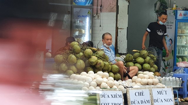 F0 trong cộng đồng tiếp tục tăng, nhiều người Hà Nội vẫn lơ là chống dịch