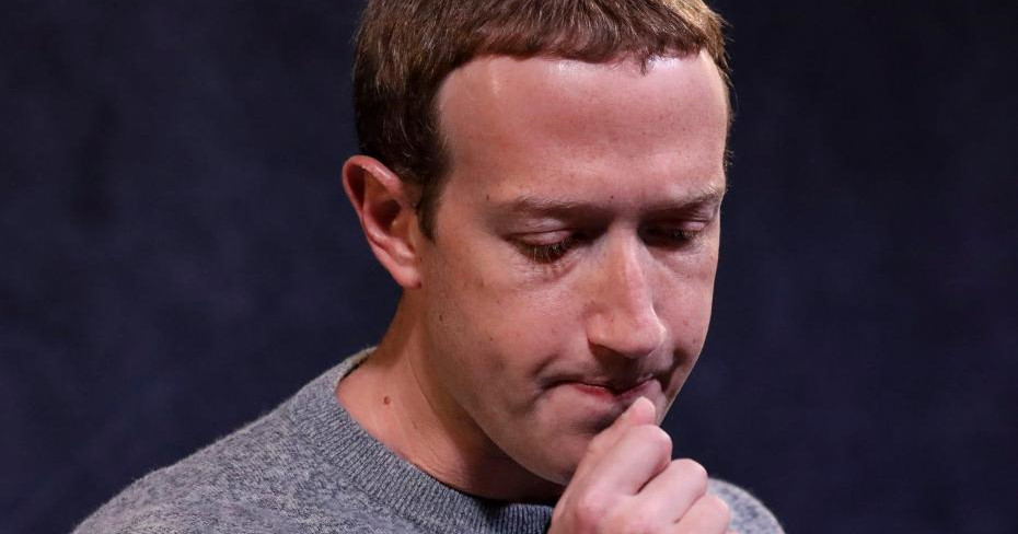 Facebook đẩy trách nhiệm chống tin giả cho người dùng
