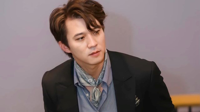 Fan 'quay xe' khi Hà Việt Dũng hóa thân thành 'trai đểu'