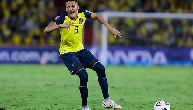 FIFA điều tra hậu vệ Byron Castillo của đội tuyển Ecuador