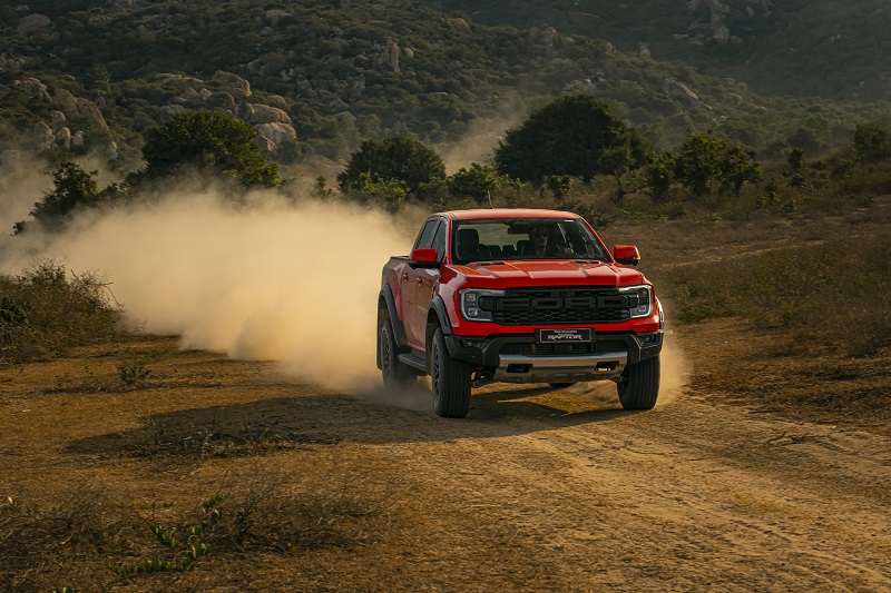 Vận hành Ford Ranger Raptor 2023 3