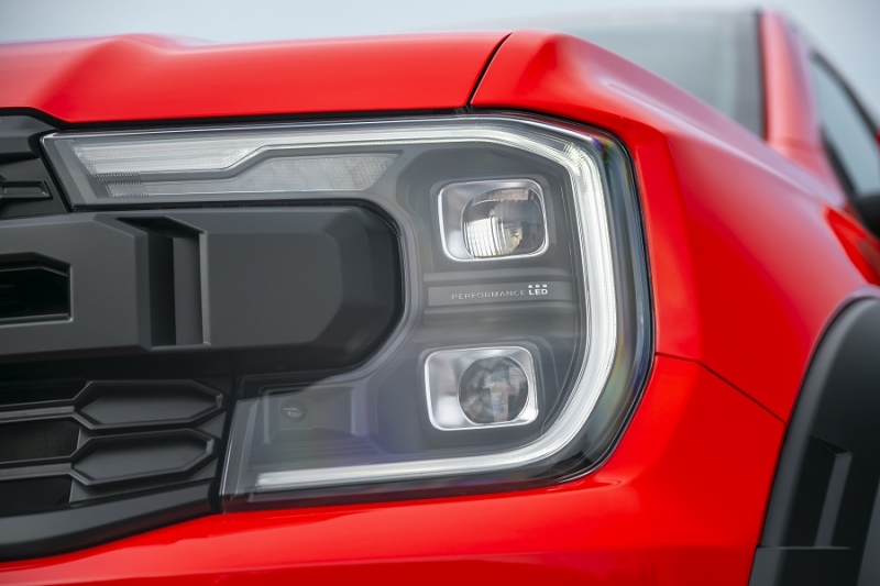 Ngoại thất Ford Ranger Raptor Red 9