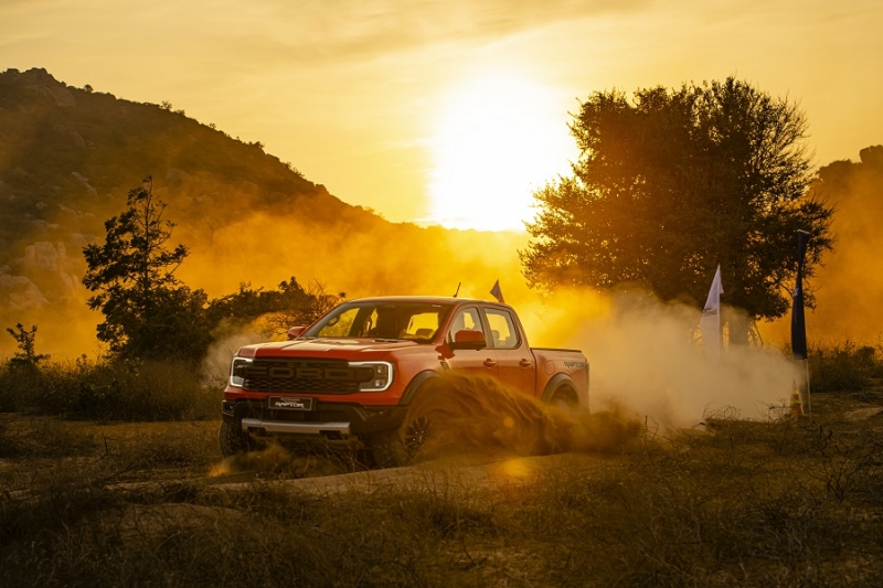 Vận hành Ford Ranger Raptor 2023 66