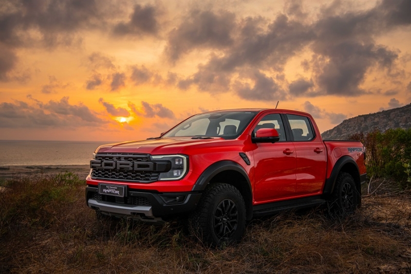 Lifestyle Ford Ranger Raptor Red 11
