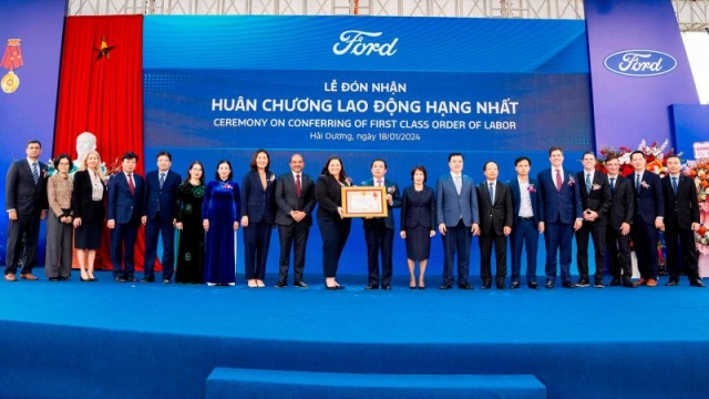 Ford Việt Nam đón nhận Huân chương Lao động hạng Nhất 