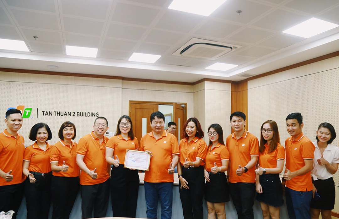 FPT Retail được thưởng vì lập kỷ lục bán loạt iPhone 12