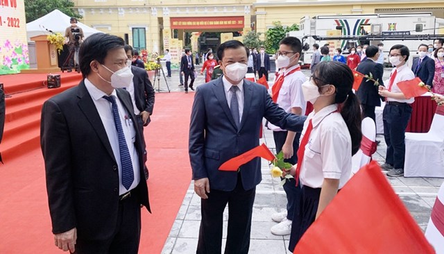 gan-20-trieu-hoc-sinh-du-khai-giang-nam-hoc-2021-2022_2.jpg