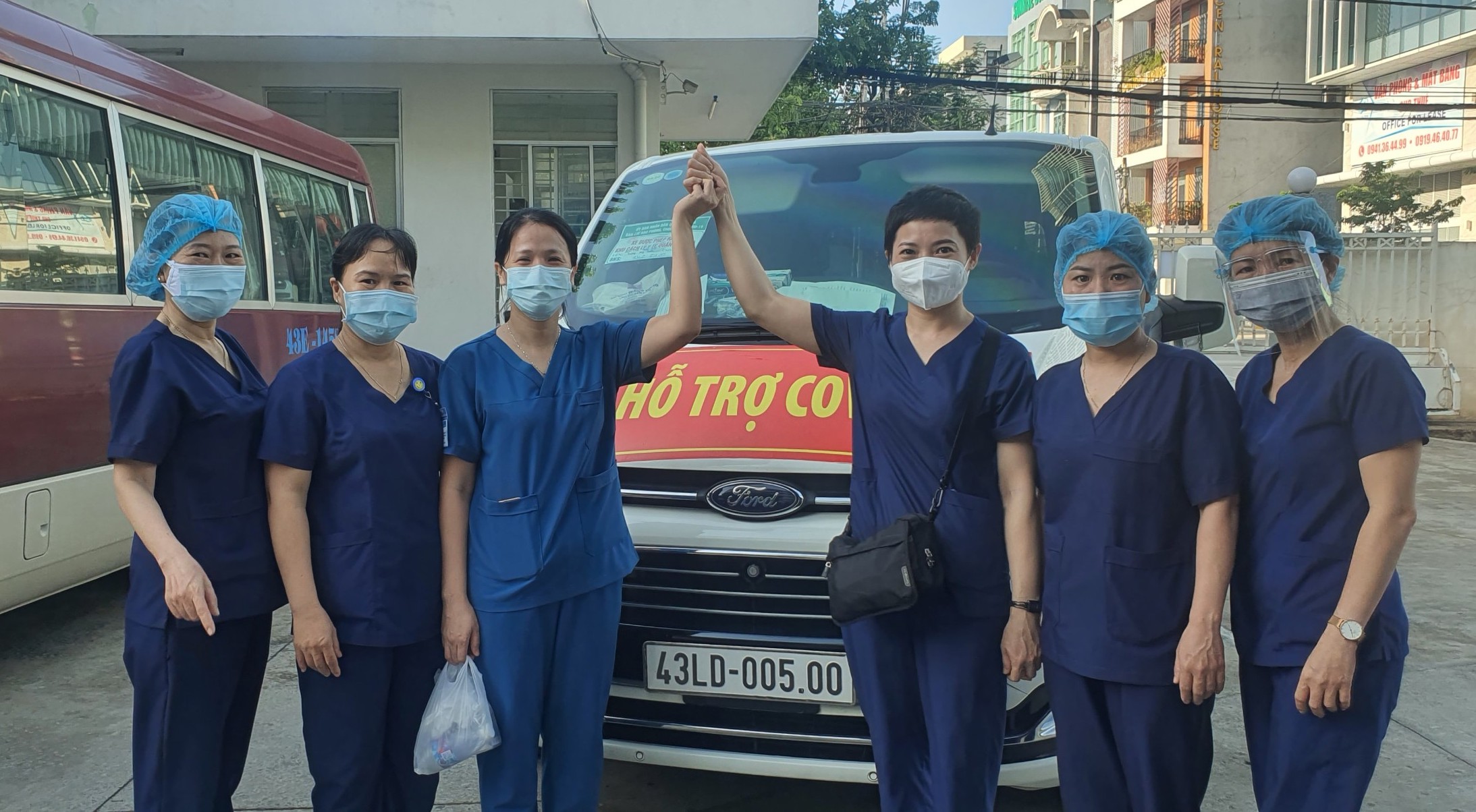 Gần 200 y, bác sĩ tại miền Trung ‘tiếp sức’ TPHCM chống dịch