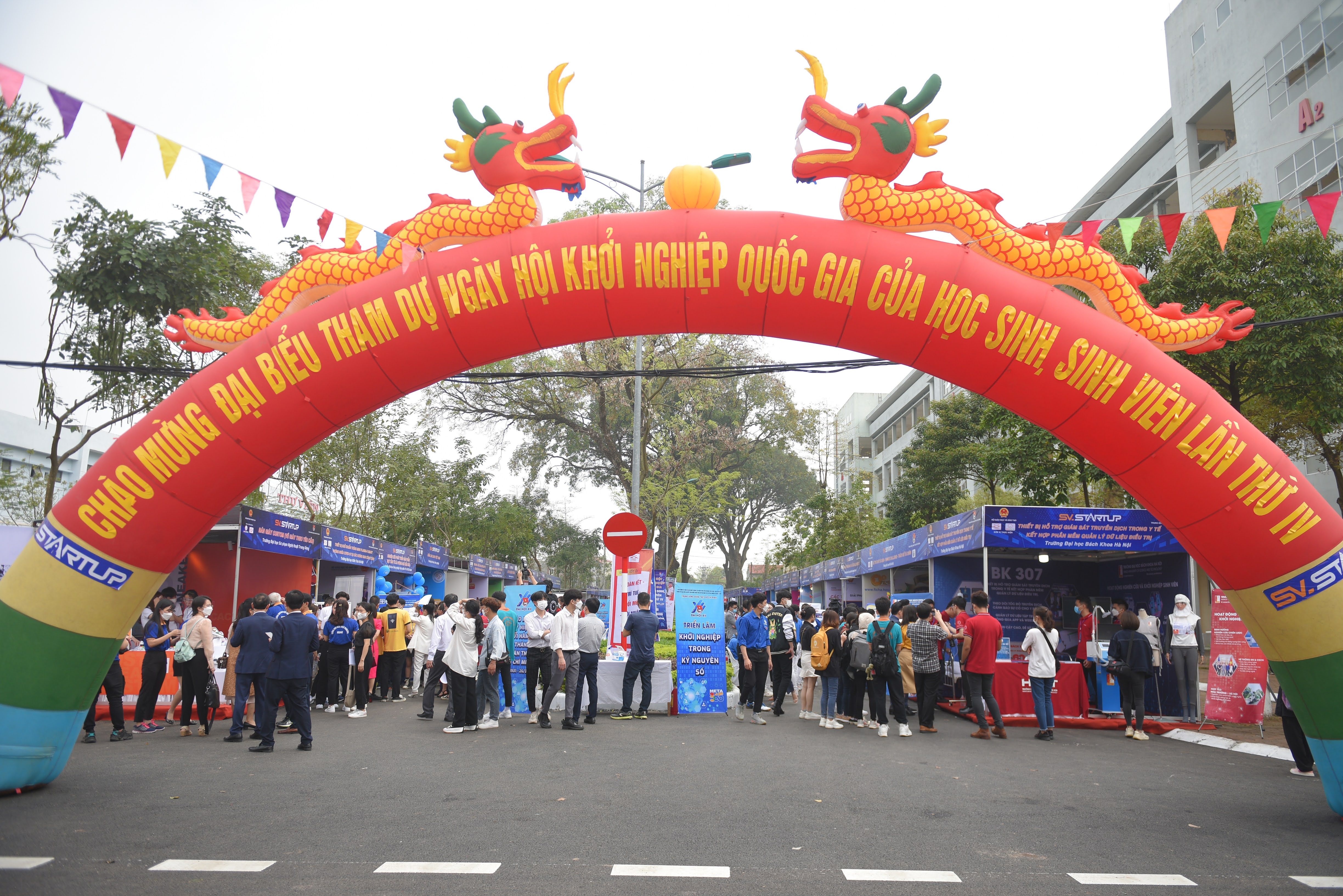 gan-400-du-225n-tham-du-cuoc-thi-hoc-sinh-sinh-vi234n-voi-253-tuong-khoi-nghiep160_1.jpg gan-400-du-225n-tham-du-cuoc-thi-hoc-sinh-sinh-vi234n-voi-253-tuong-khoi-nghiep160_1.jpg