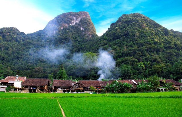 gan-du-lich-cong-dong-voi-van-h243a-truyen-thong-de-ph225t-trien-ben-vung_3.jpg